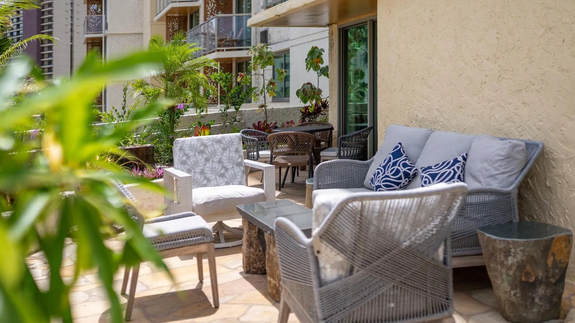 ****  Luana Waikiki Hotel & Suites Honolulu United States