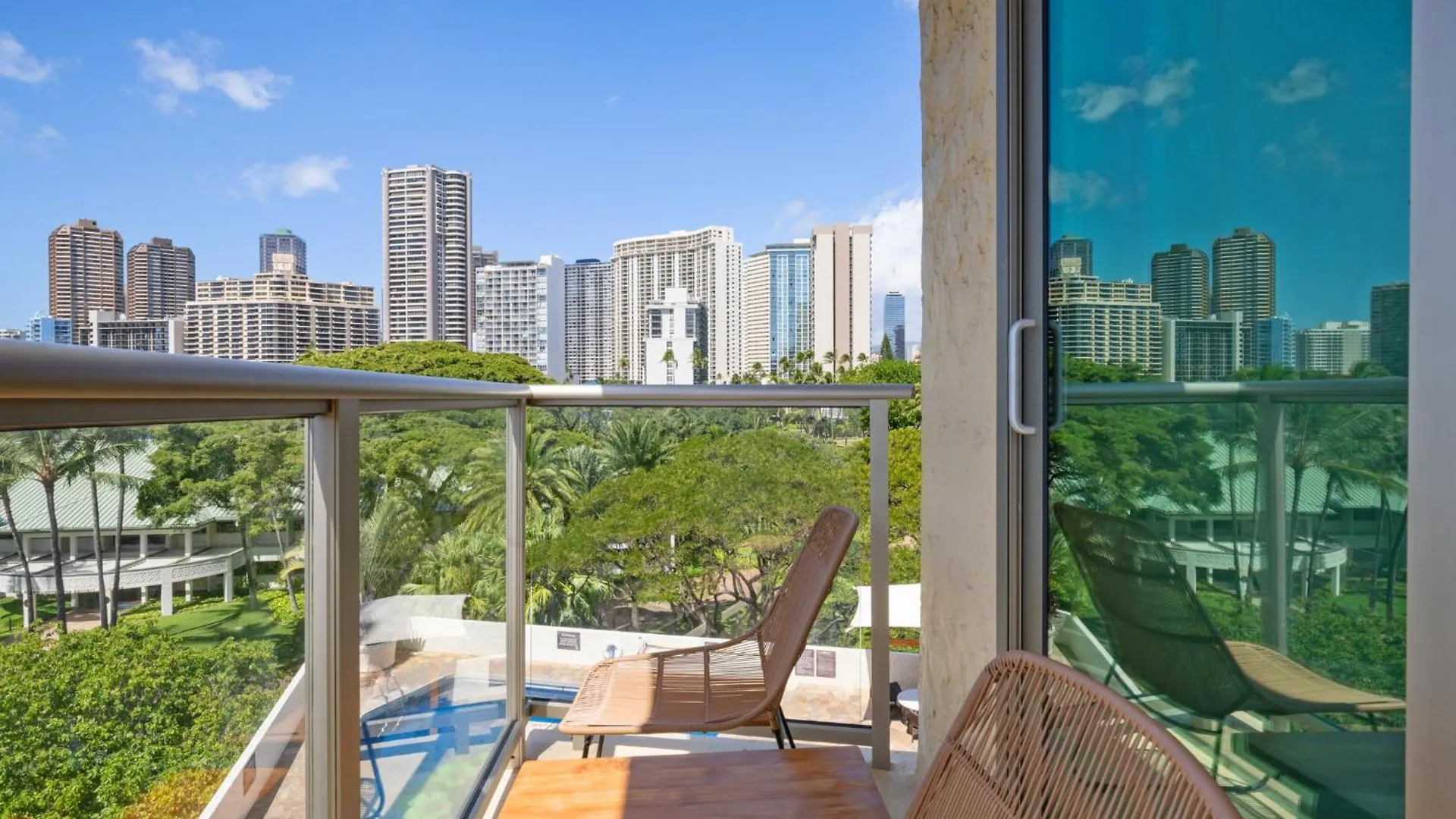 Luana Waikiki Hotel & Suites Χονολουλού 4*,